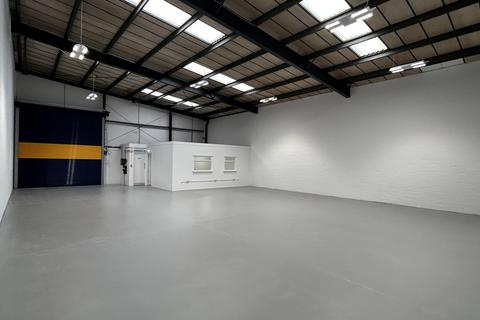 Warehouse to rent, Unit 17, Kings Norton Trading Estate, Stockmans Close, Birmingham, West Midlands, B38 9TS