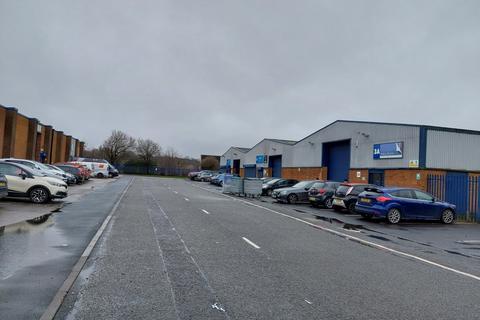 Industrial unit to rent, Unit 3B, Summit Crescent Industrial Estate, Roebuck Lane, Smethwick, West Midlands, B66 1BT