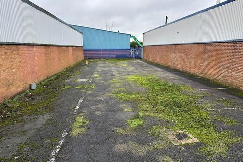 Industrial unit to rent, Unit 3B, Summit Crescent Industrial Estate, Roebuck Lane, Smethwick, West Midlands, B66 1BT