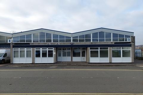 Industrial unit to rent, Unit 3, Corngreaves Trading Estate, Charlton Drive, Corngreaves Trading Estate, Cradley Heath, West Midlands, B64 7BJ