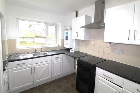 2 bedroom flat to rent, Waddington Avenue, Burnley, BB10