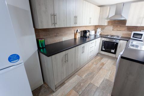 6 bedroom terraced house to rent, Wrenbury Street, L7 2PU,
