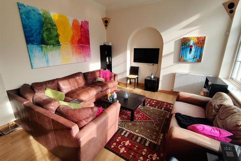 2 bedroom flat to rent, Abbey Walk, St Andrews