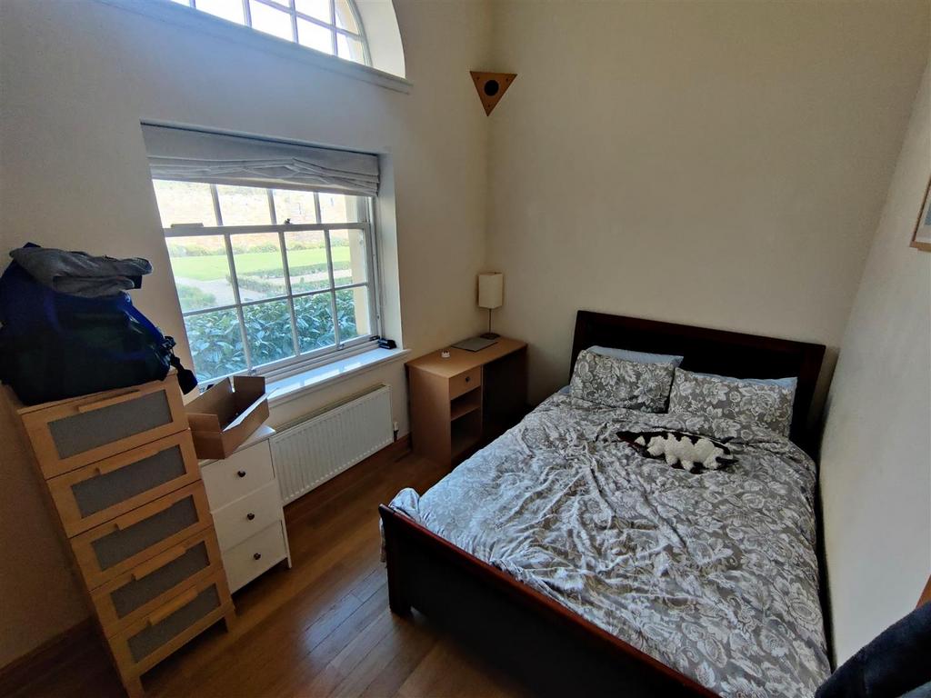 12 Bedroom 2.jpg