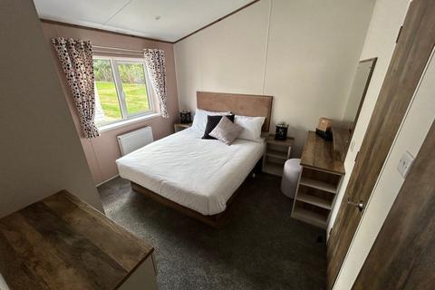 2 bedroom lodge for sale, Pakefield Holiday Park