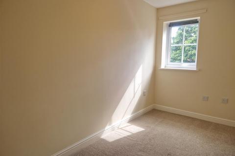 2 bedroom house to rent, Worthington Road, Balderton, Newark