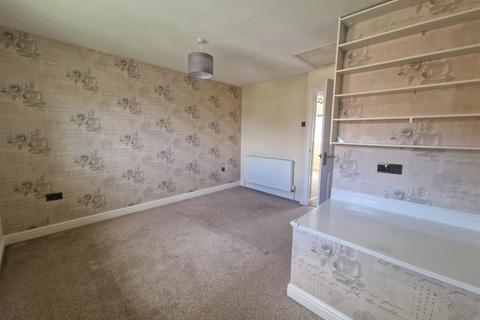 2 bedroom house to rent, Worthington Road, Balderton, Newark