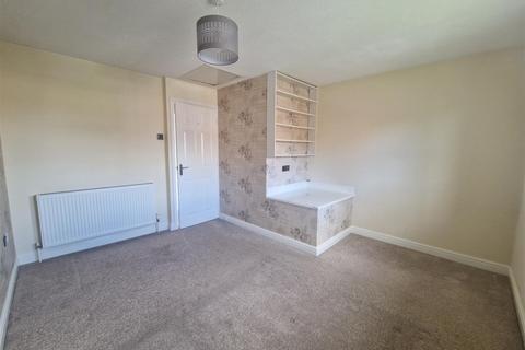 2 bedroom house to rent, Worthington Road, Balderton, Newark