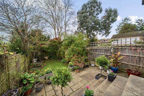 2 bedroom end of terrace house for sale, Upper Hale Road, Farnham, Surrey, GU9