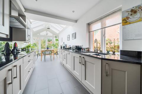 2 bedroom end of terrace house for sale, Upper Hale Road, Farnham, Surrey, GU9