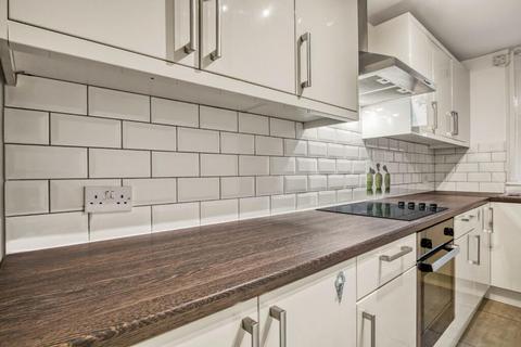 1 bedroom flat for sale, Slade Walk, London SE17