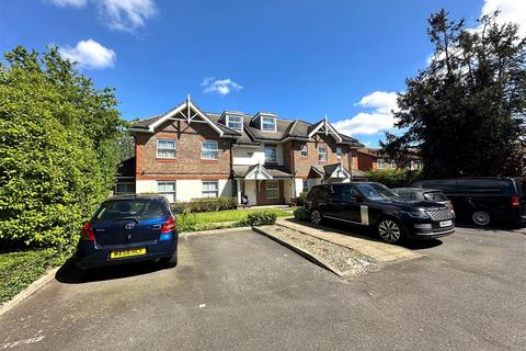 1 bedroom apartment for sale, Bishops Drive, Bedfont