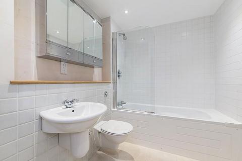 18 Henniker Mews, London, SW3 6BL