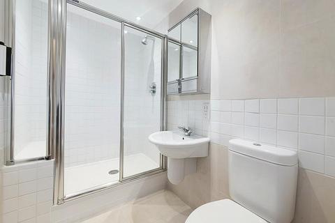 18 Henniker Mews, London, SW3 6BL