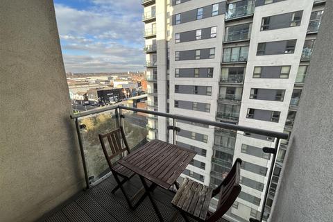 Studio to rent, Jefferson Place, Green Quarter