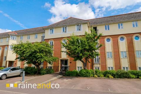 2 bedroom flat for sale, Walshingham Close, Hatfield