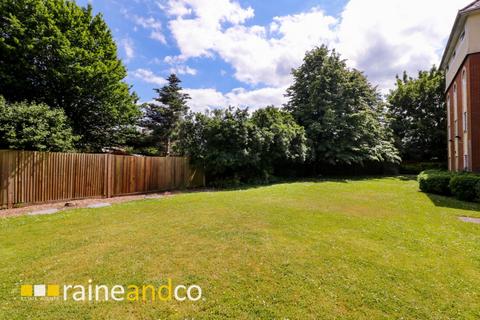 2 bedroom flat for sale, Walshingham Close, Hatfield