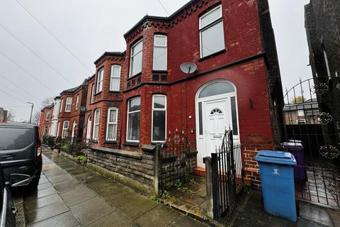 4 bedroom end of terrace house to rent, Helsby Road, Liverpool L9