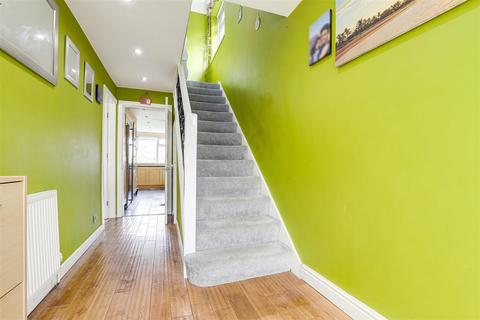 7 Barrhead Close, Nottingham, NG5 5DP