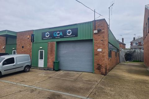 Industrial unit to rent, 10 Blackbrook Business Park, Blackbrook Road, Fareham, PO15 5DR