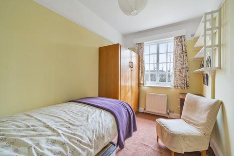 80 Orchards Way, Southampton, SO17 1RE