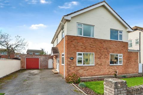 4 bedroom detached house for sale, Betws Avenue, Rhyl LL18