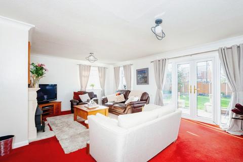 4 bedroom detached house for sale, Betws Avenue, Rhyl LL18