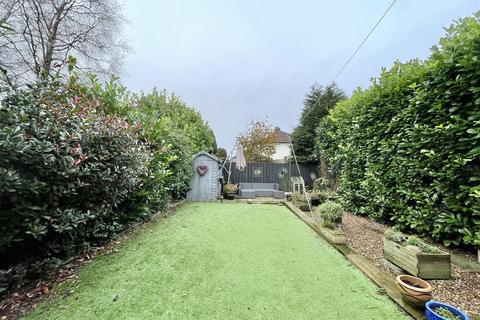 56 Ashlar Grove, Queensbury, Bradford, BD13 2SP
