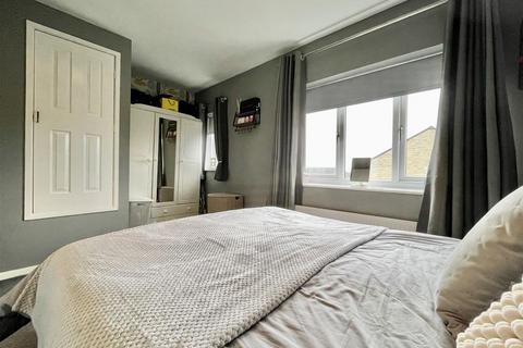 56 Ashlar Grove, Queensbury, Bradford, BD13 2SP