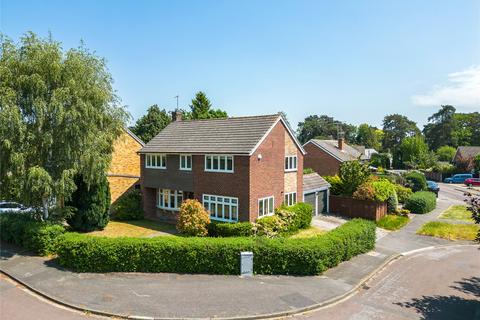 4 bedroom detached house for sale, Turnville Close, Surrey GU18