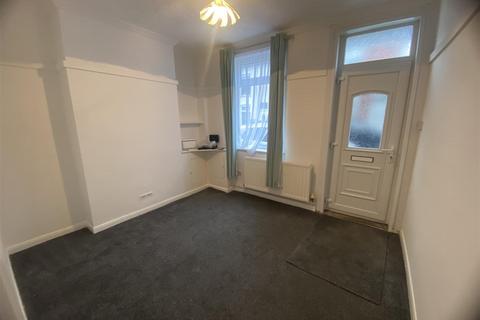 2 bedroom terraced house to rent, Gray Street, Goole