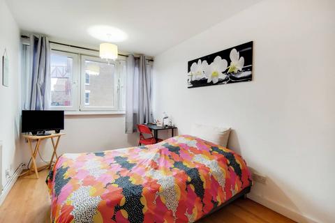 2 bedroom flat to rent, Gambier House, Old Street, London, EC1V