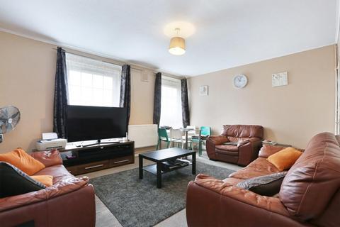 2 bedroom flat for sale, Staveley House , Turnham Road , London, SE4