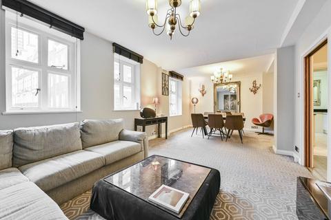 2 bedroom flat for sale, Carrington House,, Mayfair, London, W1J