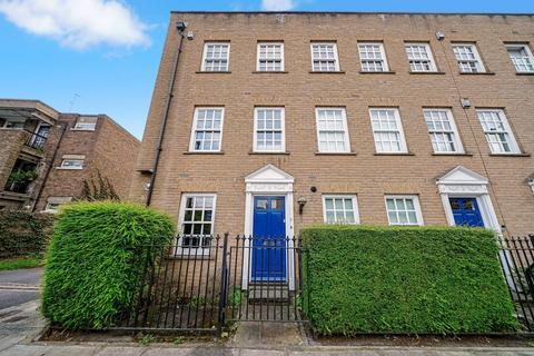 4 bedroom end of terrace house to rent, Cable Street, Shadwell, London, E1