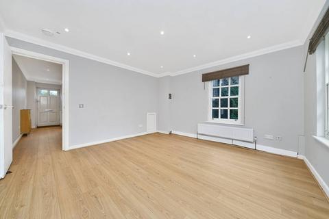 4 bedroom end of terrace house to rent, Cable Street, Shadwell, London, E1