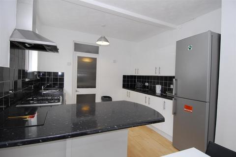 4 bedroom house to rent, Beaumont Road, Plymouth PL4