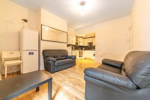 3 bedroom flat to rent, £125pppw - Greystoke Avenue, Sandyford, NE2