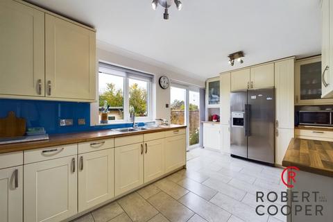 4 bedroom end of terrace house for sale, Carr Road, Northolt, Middlesex, UB5