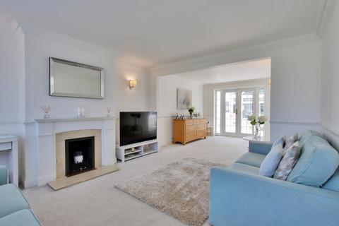 11 Ferndene, Longfield, DA3 7HJ