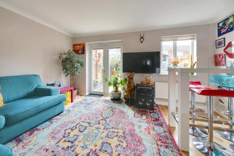 4 Halliday Close, Shenley, Radlett, WD7 9JZ