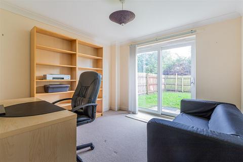 28 Beaufort Square, Cardiff, CF24 2UA