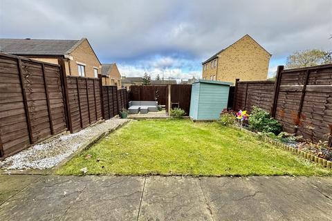 3 bedroom terraced house for sale, Greenlea Court, Waterloo, Huddersfield, HD5 8QA