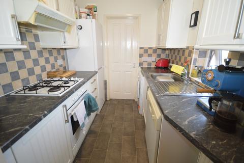 3 bedroom flat to rent, Grosvenor Gardens, Newcastle upon Tyne NE2