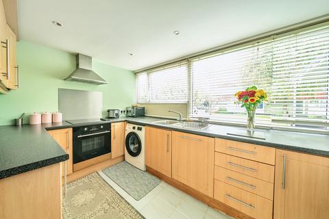 2 bedroom apartment for sale, Boxgrove Avenue, Guildford, Surrey, GU1