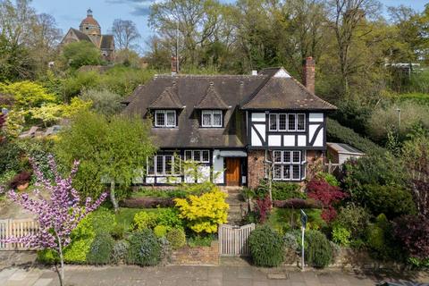 6 Willifield Way, London, NW11 7XT