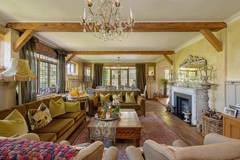 6 Willifield Way, London, NW11 7XT