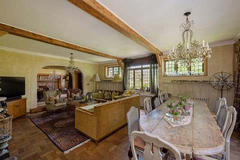 6 Willifield Way, London, NW11 7XT