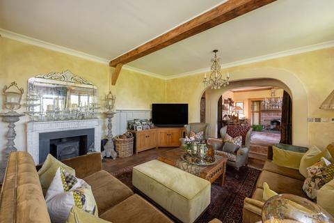 6 Willifield Way, London, NW11 7XT