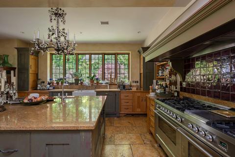 6 Willifield Way, London, NW11 7XT